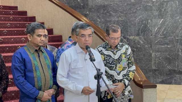 Menaker Yassierli Ancam Copot Pegawai Terlibat Korupsi Tanpa Pandang Bulu!