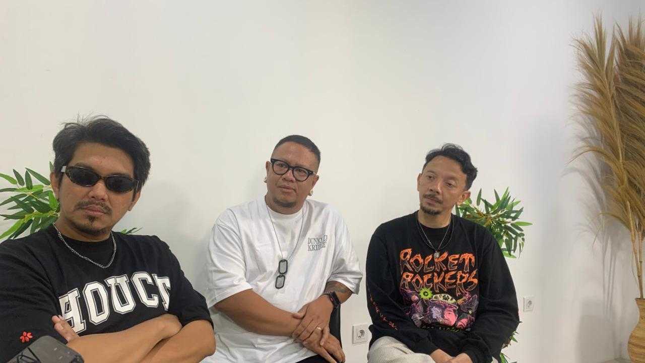 Lirik Lagu "Rumit" Rocket Rockers: Kisah Cinta Tak Terbalas