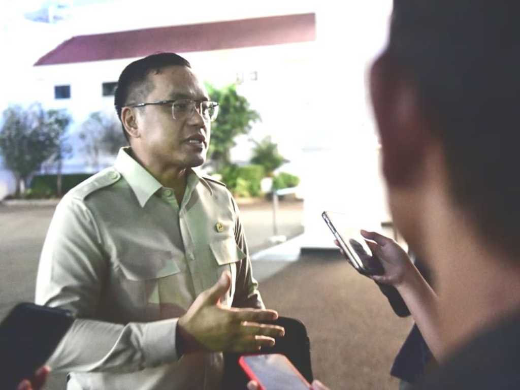 Prabowo panggil Dirut Pertamina, bahas ketersediaan BBM