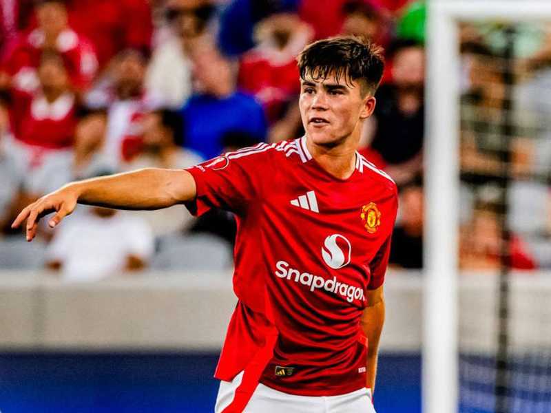 Manchester United Resmi Pinjamkan Harry Amass ke Sheffield Wednesday