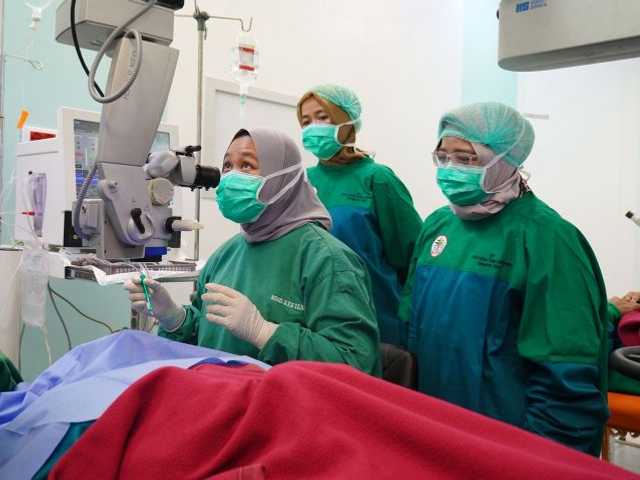 Kemensos Gelar Operasi Katarak Gratis, Ratusan Lansia Tebo Tersenyum