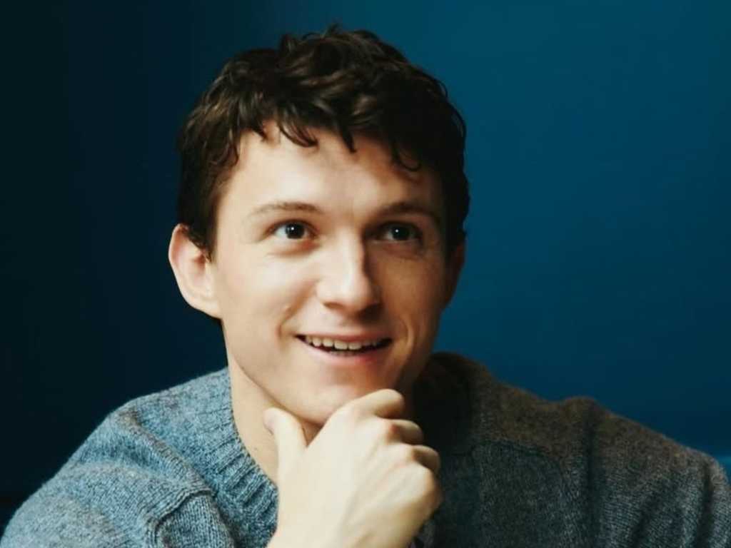 Tom Holland Rancang Kostum Baru Spider-Man, Libatkan Fans & Ungkap Rahasia Warna
