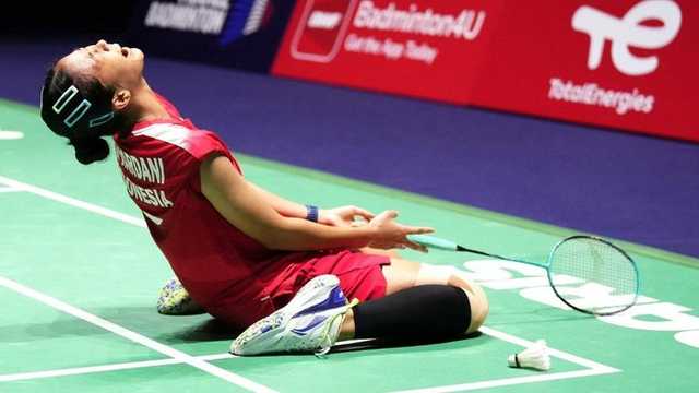 Dramatis! Putri KW Pastikan Medali Perdana di Kejuaraan Dunia 2025 Usai Kalahkan Sindhu