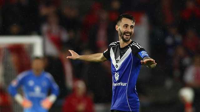 Dua Kartu Merah Fabio Vieira di Hamburg SV, Peluang Kembali ke Arsenal Kian Menipis