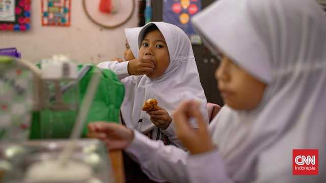 18 Siswa SDN Batam Diduga Keracunan Usai Santap Makanan Bergizi Gratis