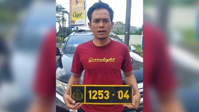 Polisi Amankan Sopir Pajero Berpelat Palsu dan Strobo, Bukan Anggota Polri