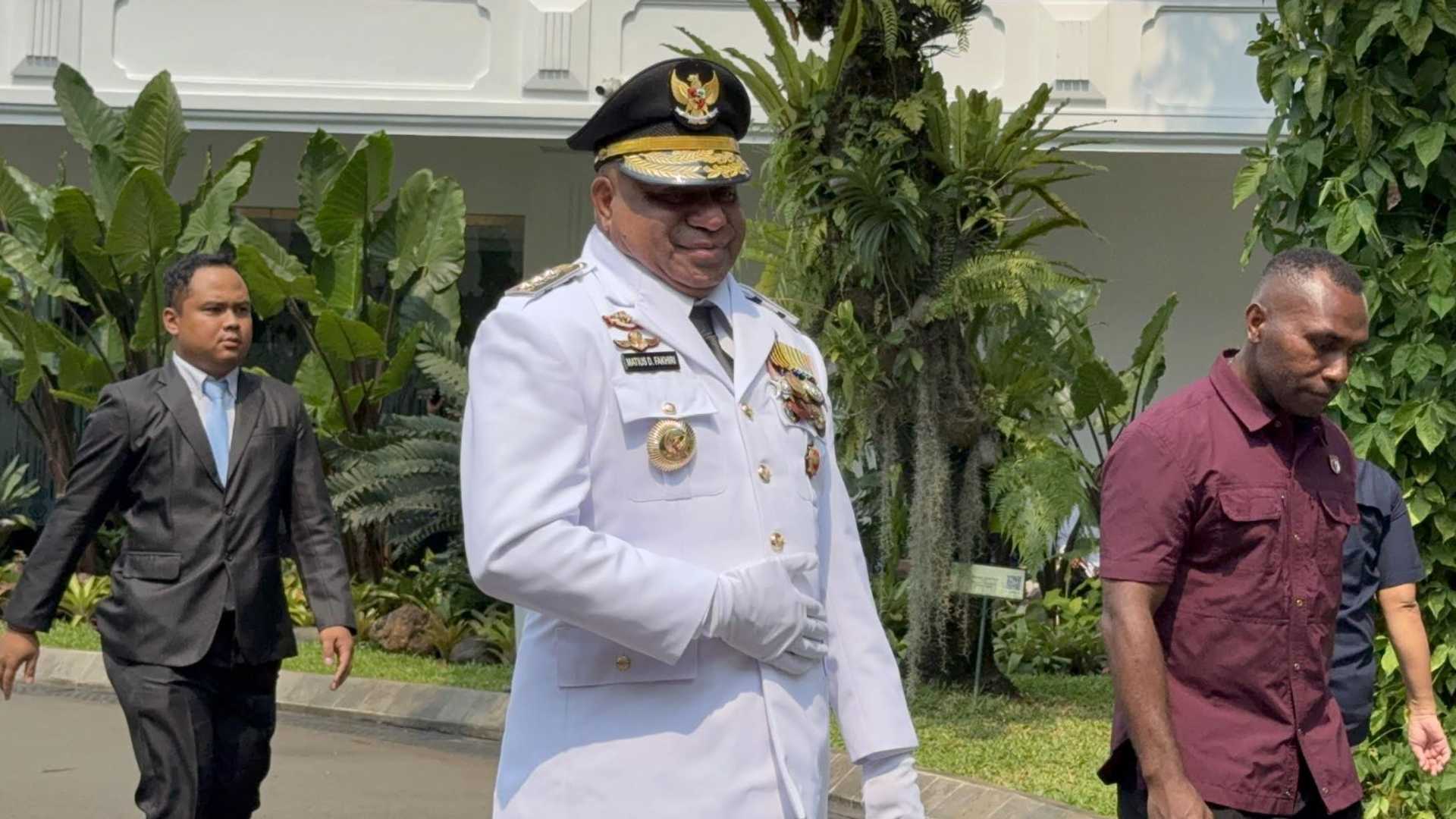 Prabowo Resmi Lantik Matius Fakhiri-Aryoko Rumaropen Jadi Gubernur Papua