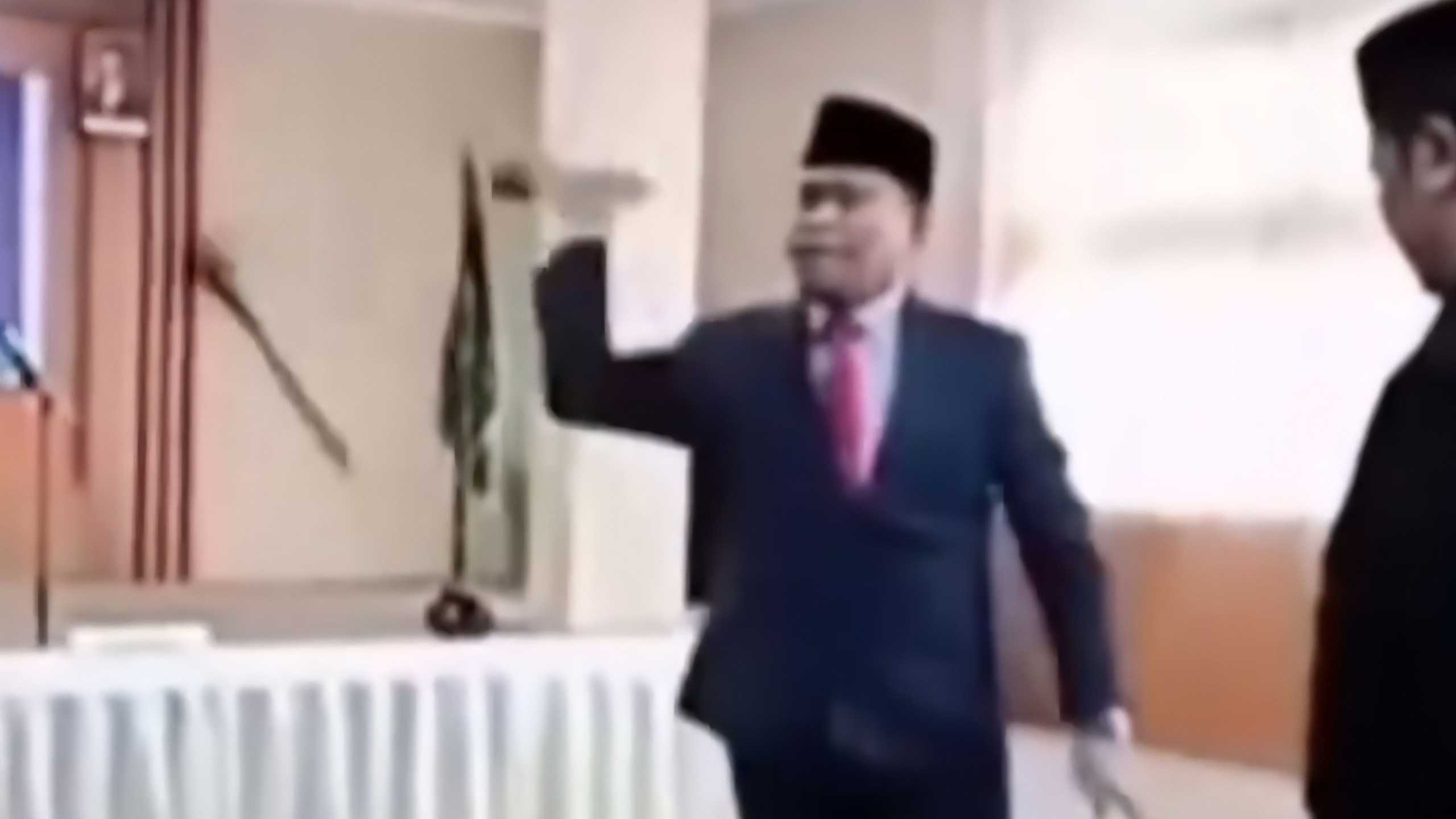 DPR Desak Sanksi Tegas Kakanwil Kemenag NTB Usai Lempar Mikrofon