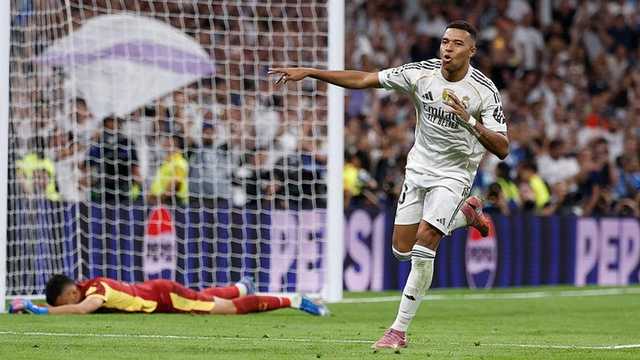 Kylian Mbappe cetak 2 gol penalti di UCL, Geronimo Rulli senasib Ter Stegen