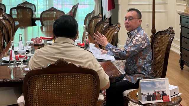 Prabowo Pimpin Rapat Kabinet, Fokus Stabilitas dan Investasi