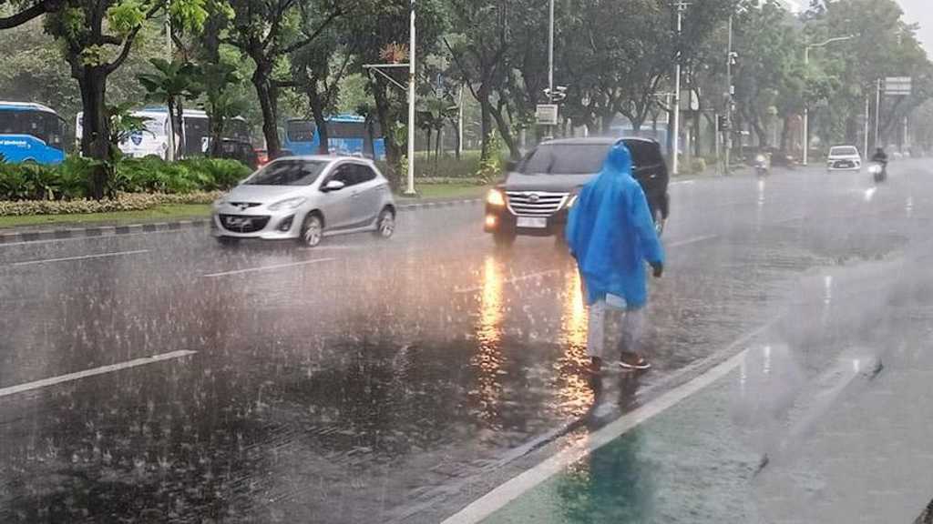 BMKG Peringatkan: Puncak Musim Hujan Dimulai November Ini, Waspada Cuaca Ekstrem!