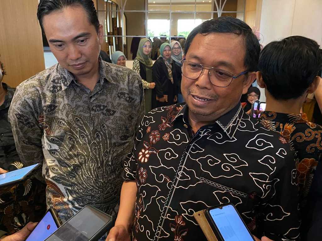 Perpanjangan Kereta Cepat Jakarta-Surabaya: DPR Minta Kaji Ulang, Takut Utang Membengkak