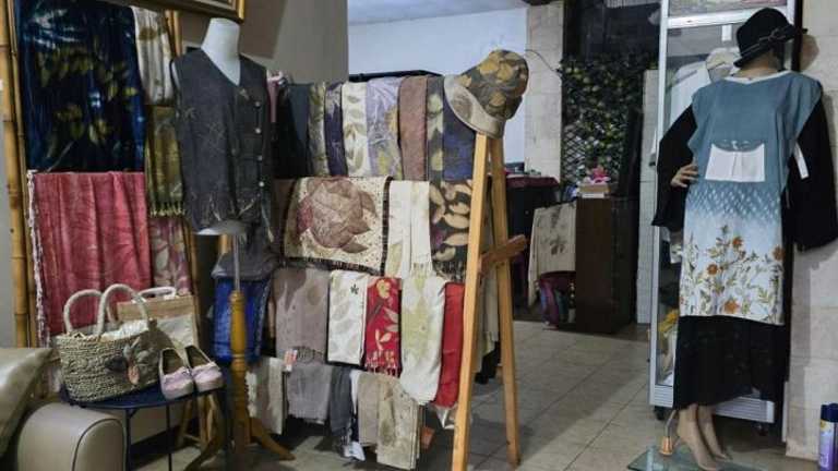 Qaniacraft Ecoprint: UMKM Bekasi Sulap Kain Jadi Busana Ramah Lingkungan