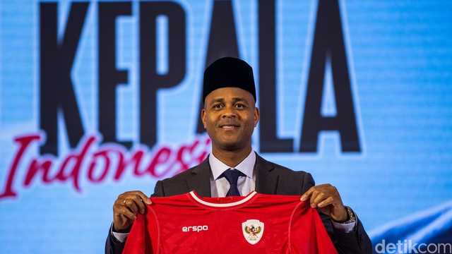 Patrick Kluivert: Melatih Timnas Indonesia adalah tantangan besar