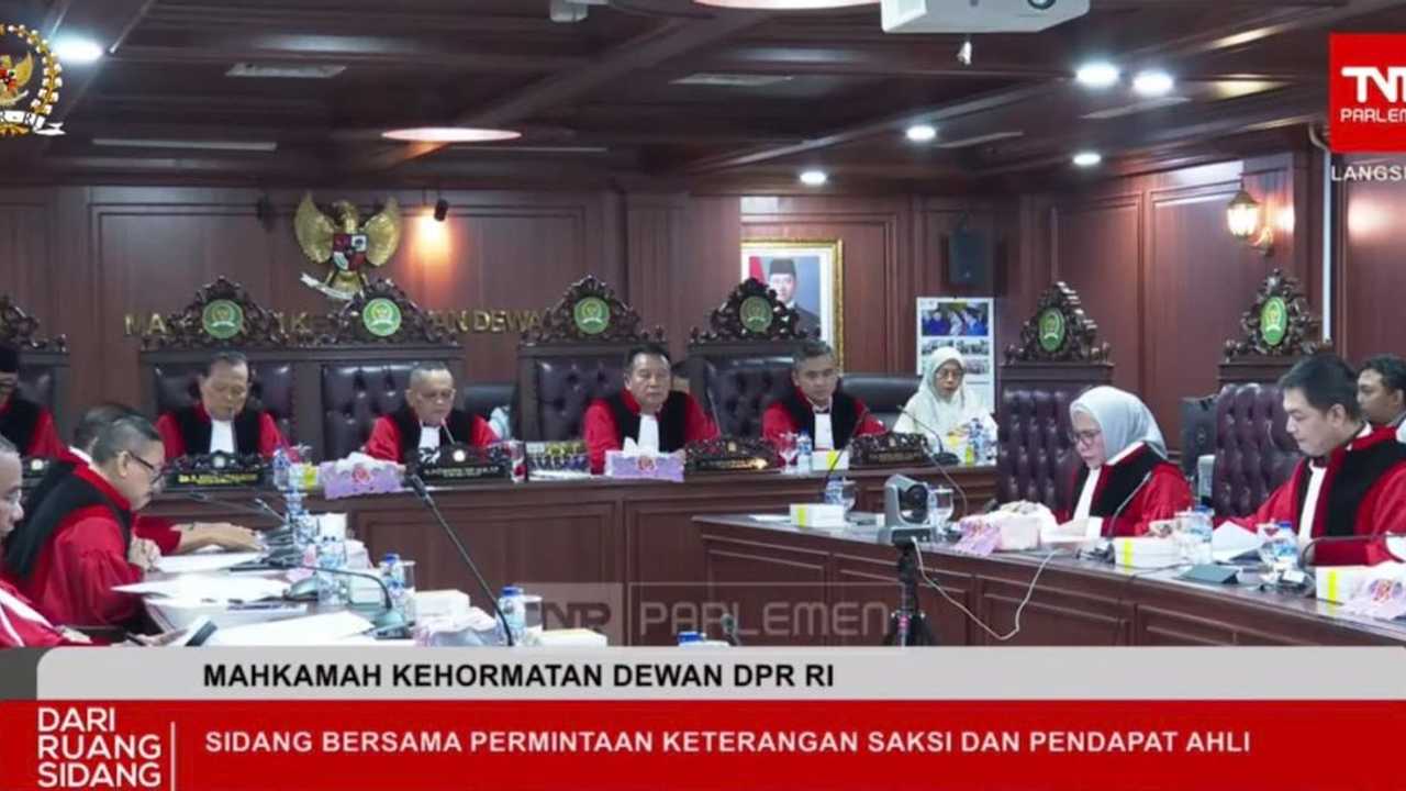 Letkol Suwarko Tegaskan Hoaks Kenaikan Gaji DPR: Joget Murni Terhibur Musik