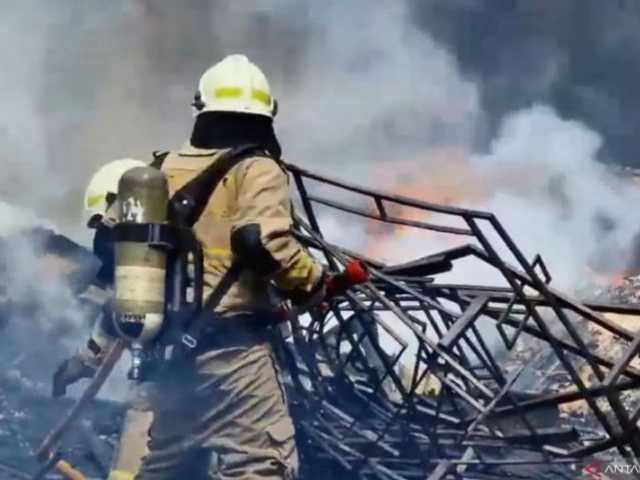 Kelalaian Kompor Gas, Tiga Rumah Ludes di Pemukiman Padat Cakung