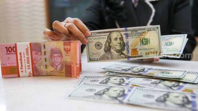 Rupiah berpotensi melemah menuju Rp17.000, dipicu ketidakpastian global