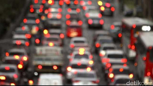 Tol Jakarta Macet Parah Pagi Ini, Jasa Marga Terapkan Contraflow
