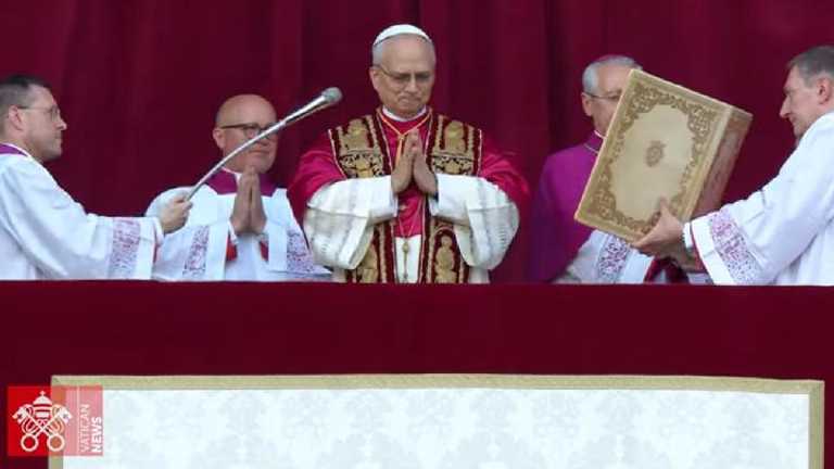 Kardinal Prevost 
Dinobatkan sebagai Paus 
Leo XIV, Visi Fransiskus Berlanjut