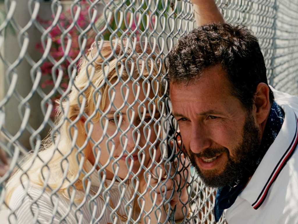 Adam Sandler Akhirnya Berpeluang Besar Raih Nominasi Oscar Lewat "Jay Kelly"