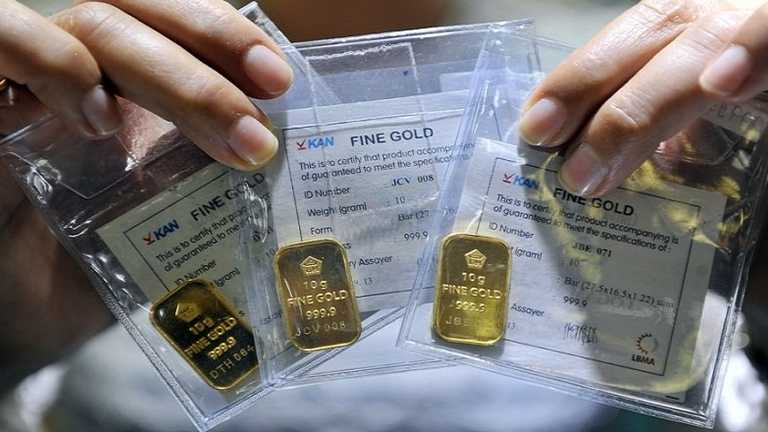 Harga Emas Antam Anjlok Rp4.000, Buyback Ikut Turun