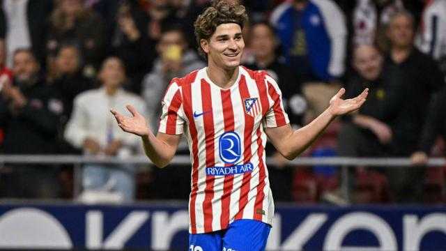Barcelona Incar Julian Alvarez, Simeone Tak Mau Ikut Campur Kontrak
