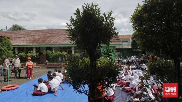 BNPB Ungkap: Hanya 5% Sekolah di Indonesia Aman Bencana