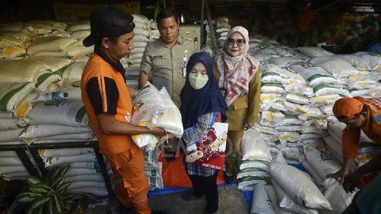 Bulog ditugaskan salurkan bantuan beras 4 bulan hingga Desember 2025
