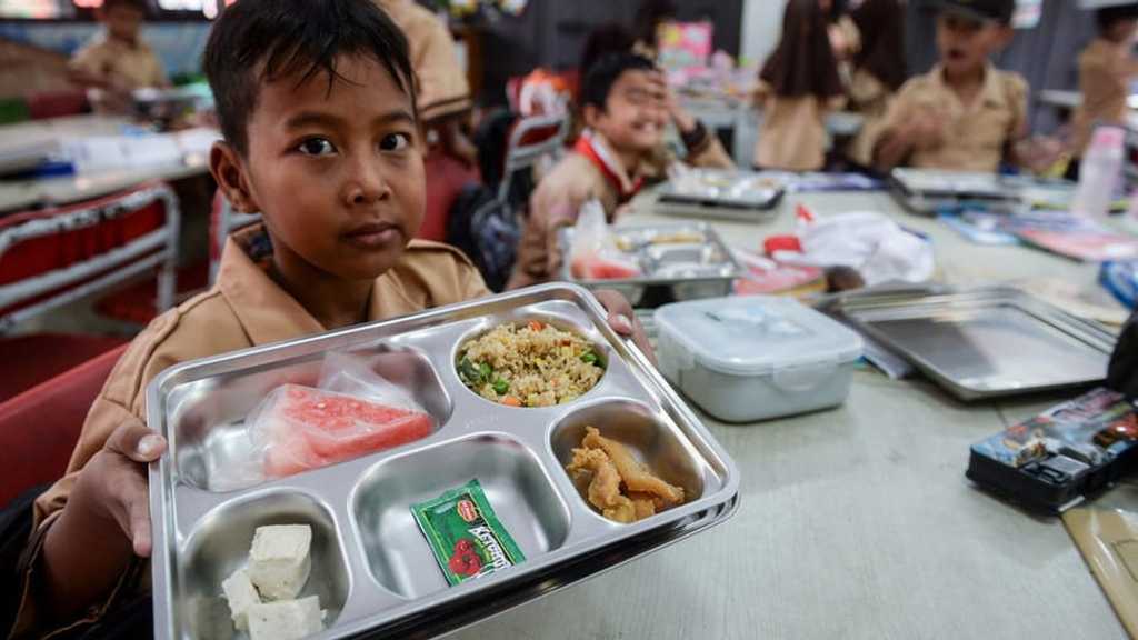 Surat program Makan Bergizi Gratis bebankan risiko dan ganti rugi ke orang tua