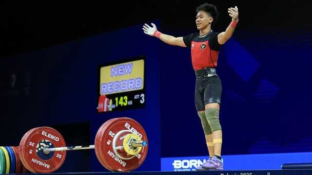 Muhammad Rijal Abdillah Sabet Emas Angkat Besi Asian Youth Games