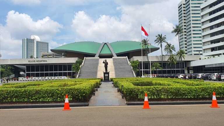 MKD DPR Gelar Sidang Etik, Uya Kuya hingga Sahroni Jadi Sorotan