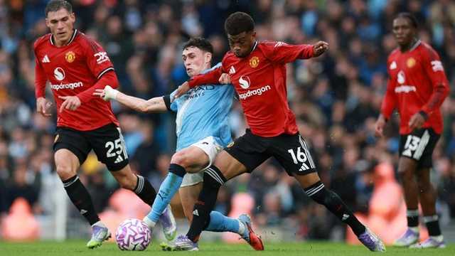 Roy Keane kesal MU kalah 0-3 dari Man City tanpa satu kartu kuning