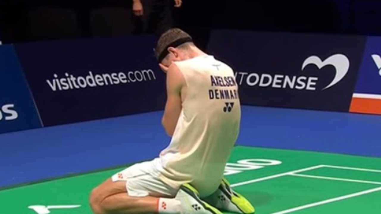 Viktor Axelsen Menangis Haru, Tembus Semifinal Denmark Open Usai Badai Hidup