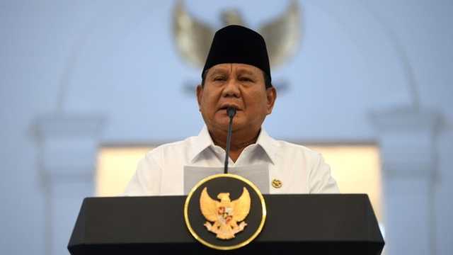 Prabowo rapat menteri, soroti keracunan program MBG