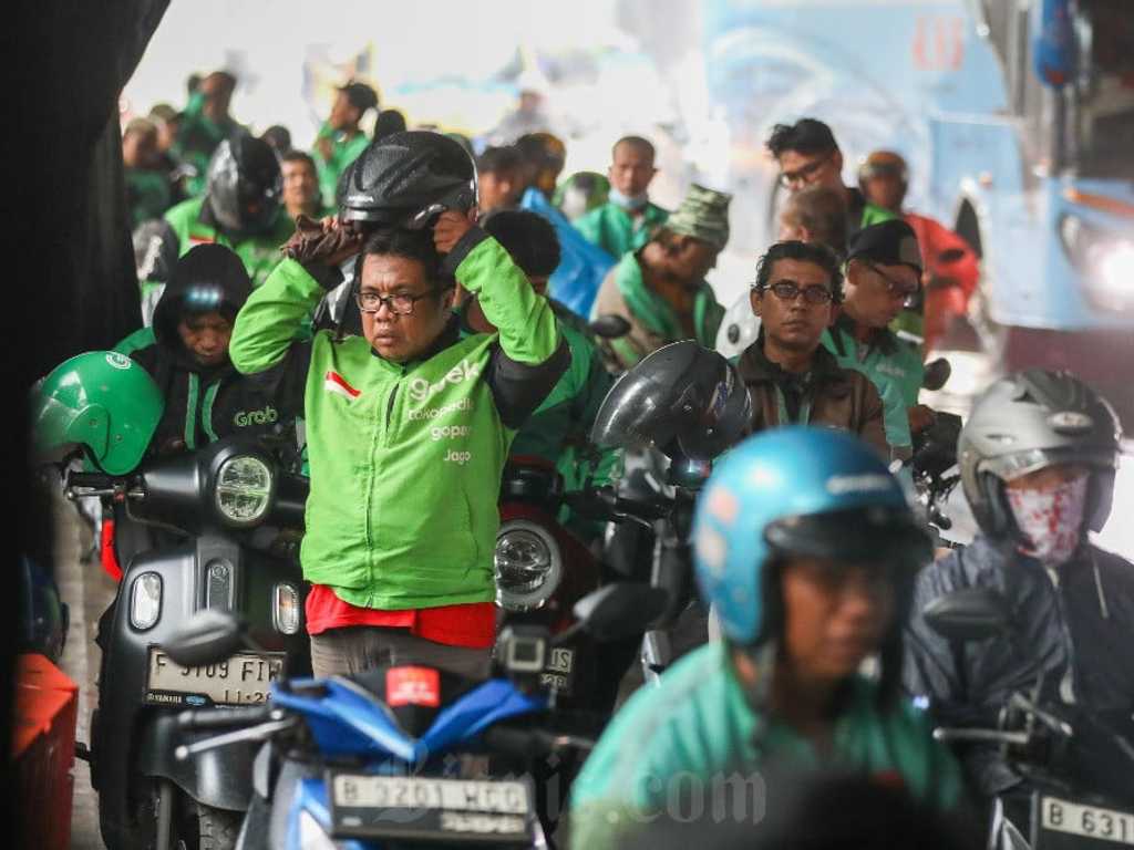 Airlangga umumkan diskon 50% iuran BPJS Ketenagakerjaan ojol 6 bulan