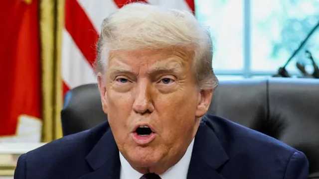 Trump gugat New York Times $15 miliar atas pencemaran nama baik