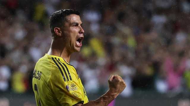 Cristiano Ronaldo Pecahkan Rekor, Jadi Pesepakbola Miliarder Pertama!