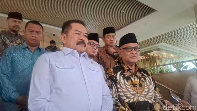 Gus Irfan Minta Kejaksaan Agung Kawal Dana Haji Triliunan Rupiah