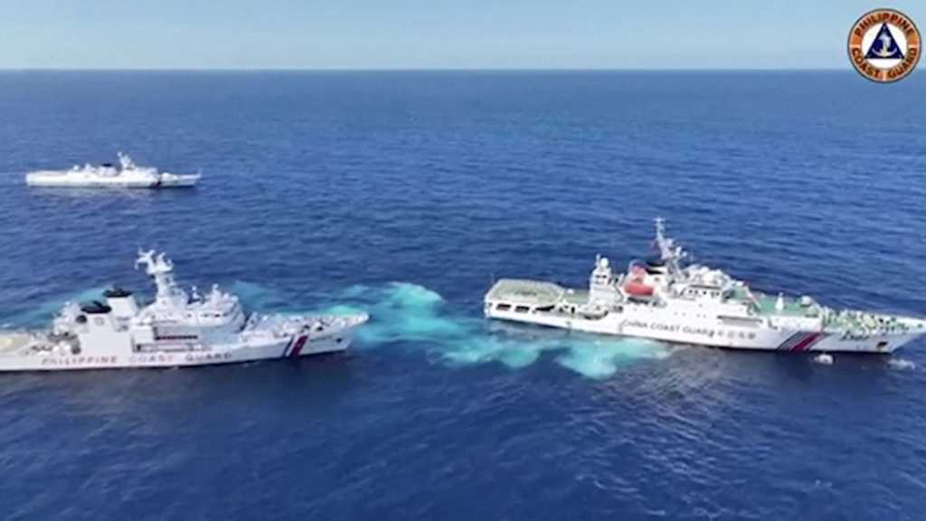 Perselisihan memanas, China tembak meriam air ke kapal Filipina