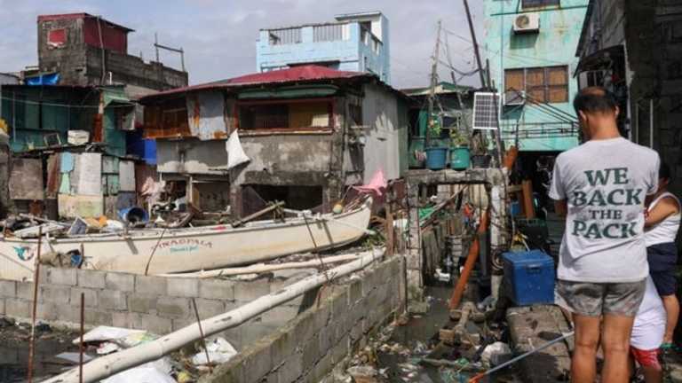 Filipina Dihantam Dua Topan: 259 Tewas, Ratusan Ribu Mengungsi