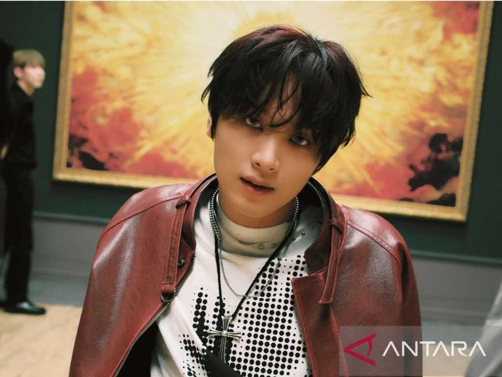 Haechan NCT Resmi Debut Solo, Rilis Teaser MV 'CRZY' Pamer Visual Memukau