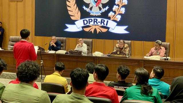 Mahasiswa Desak Pimpinan DPR Telepon Kapolri, Minta Bebaskan Massa Aksi Demo