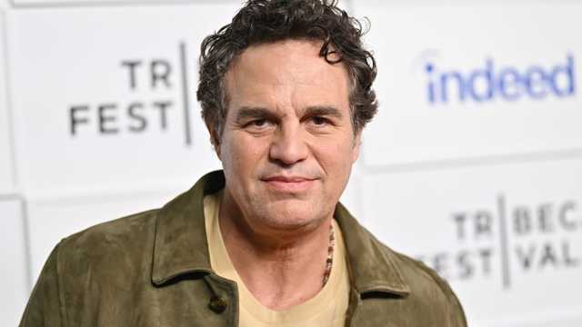 Mark Ruffalo kecam Disney, peringatkan saham akan turun lebih jauh