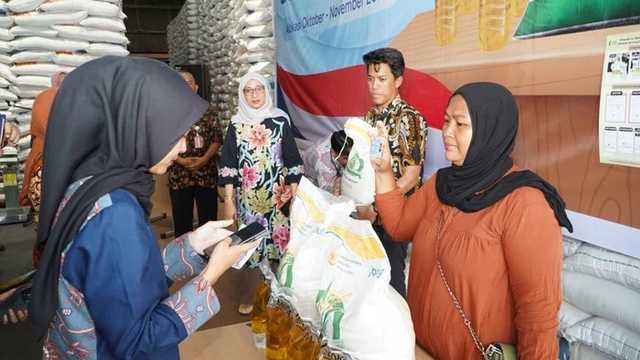 Pemerintah Mulai Salurkan Bantuan Pangan Beras & Minyakita, Sasar 18 Juta Keluarga