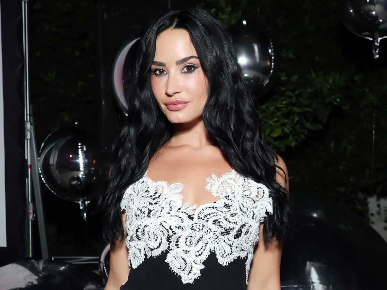 Demi Lovato umumkan album baru, tampil telanjang di sampul 'It's Not That Deep'