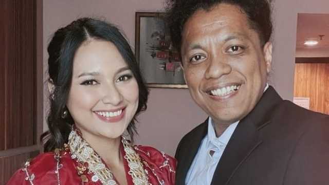 Indah Permatasari minta maaf atas sindiran pedas ibunya ke Arie Kriting
