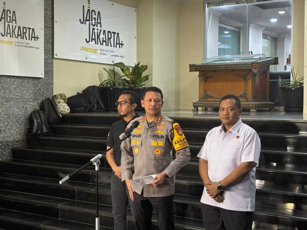 Search image article