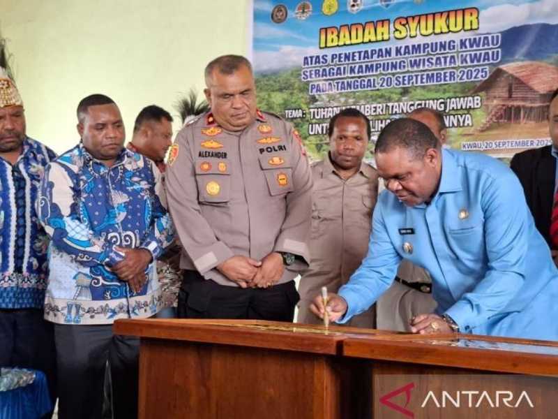 Bupati Manokwari Ajak Warga Kwau Cegah Tambang Ilegal, Rugi Rp375 Miliar per Tahun