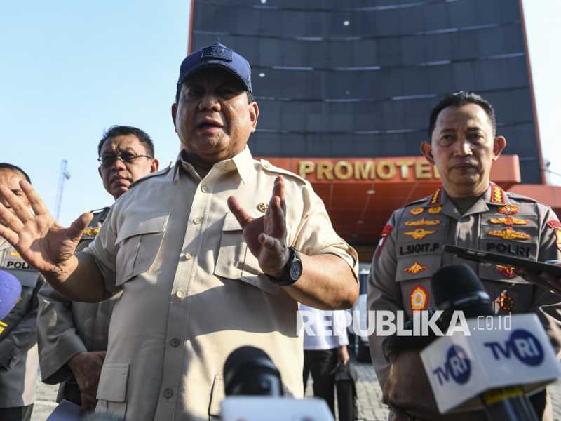 Prabowo Naikkan Pangkat Polisi Terluka, Ungkap Ada yang Terbakar Alat Vitalnya