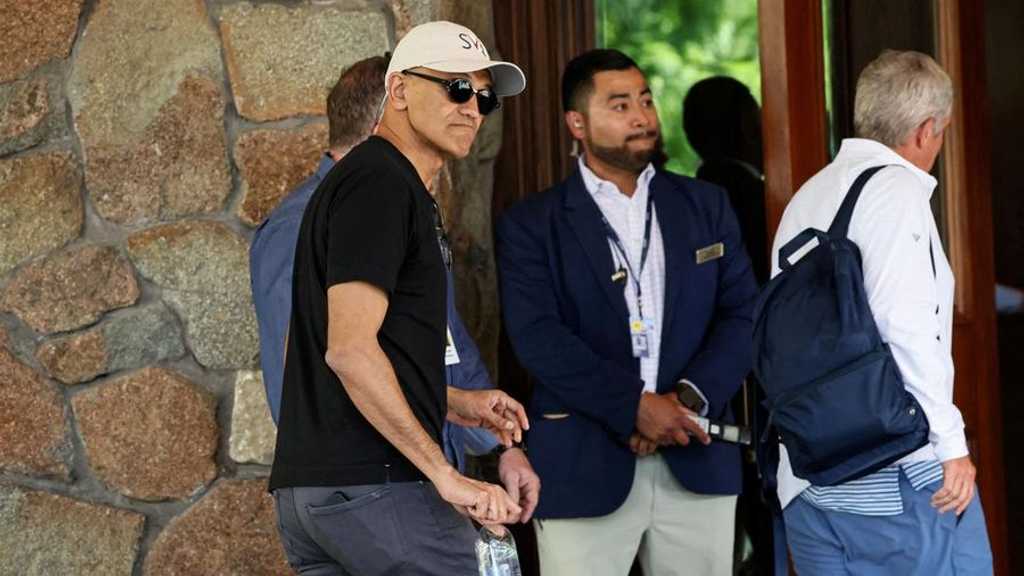 Di Tengah PHK Massal, Gaji CEO Microsoft Tembus Rp 1,6 T